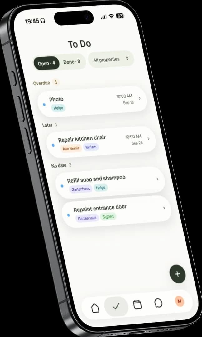 Die Aufgabenliste der Staymaker-App auf einem iPhone, mit Reinigungsaufgaben über mehrere Unterkünfte.